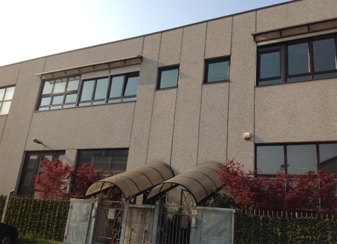 CAPANNONI VIA TICINO, SEREGNO 