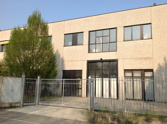 CAPANNONI VIA LONDRA, SEREGNO 